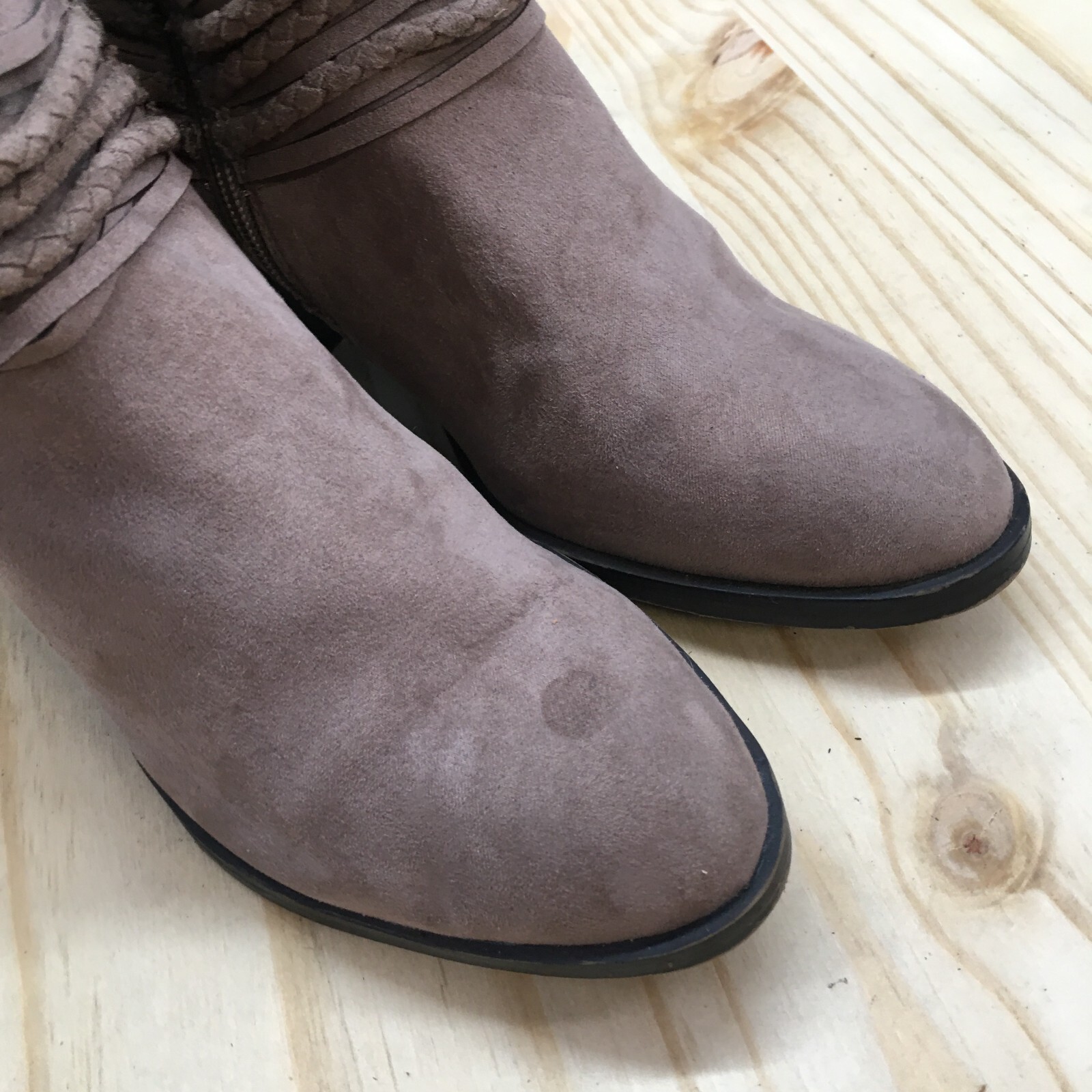 Bamboo Boots Womens 8.5 Avenge Ankle Booties Beige Faux Leather Cone Heels Zip
