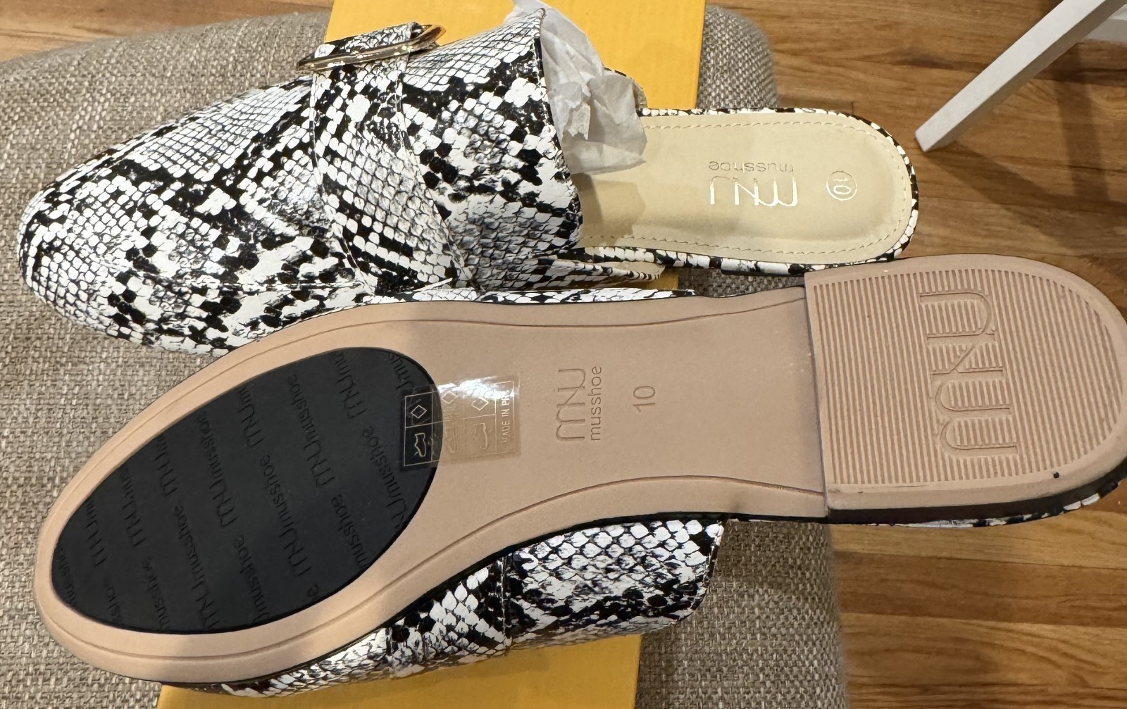 Musshoe Womens Black/White Snakeskin Flat Mules 10.5M