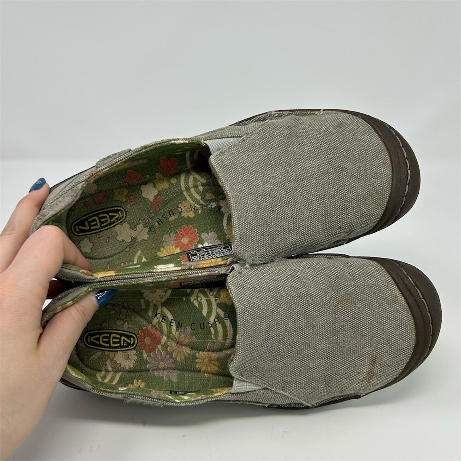 KEEN Women’s Slip-On Loafers Gray Floral Lining Casual Travel Flats Size 9.5