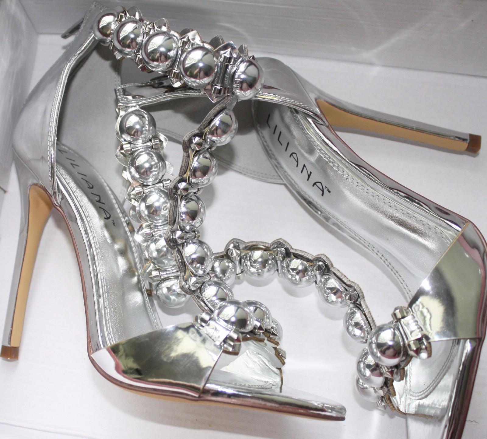 Silver Mirrored Pom-Pom T-Strap Open Toe *Celebrity Style Heels, US 6.5, 7.5