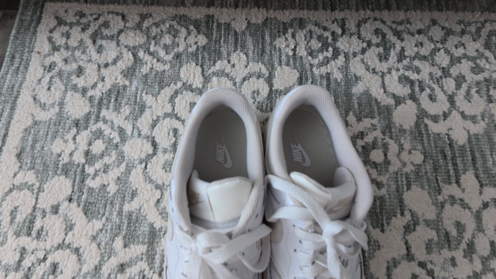 Nike Women’s Shoes Air Force Size 9.5 White and Cream