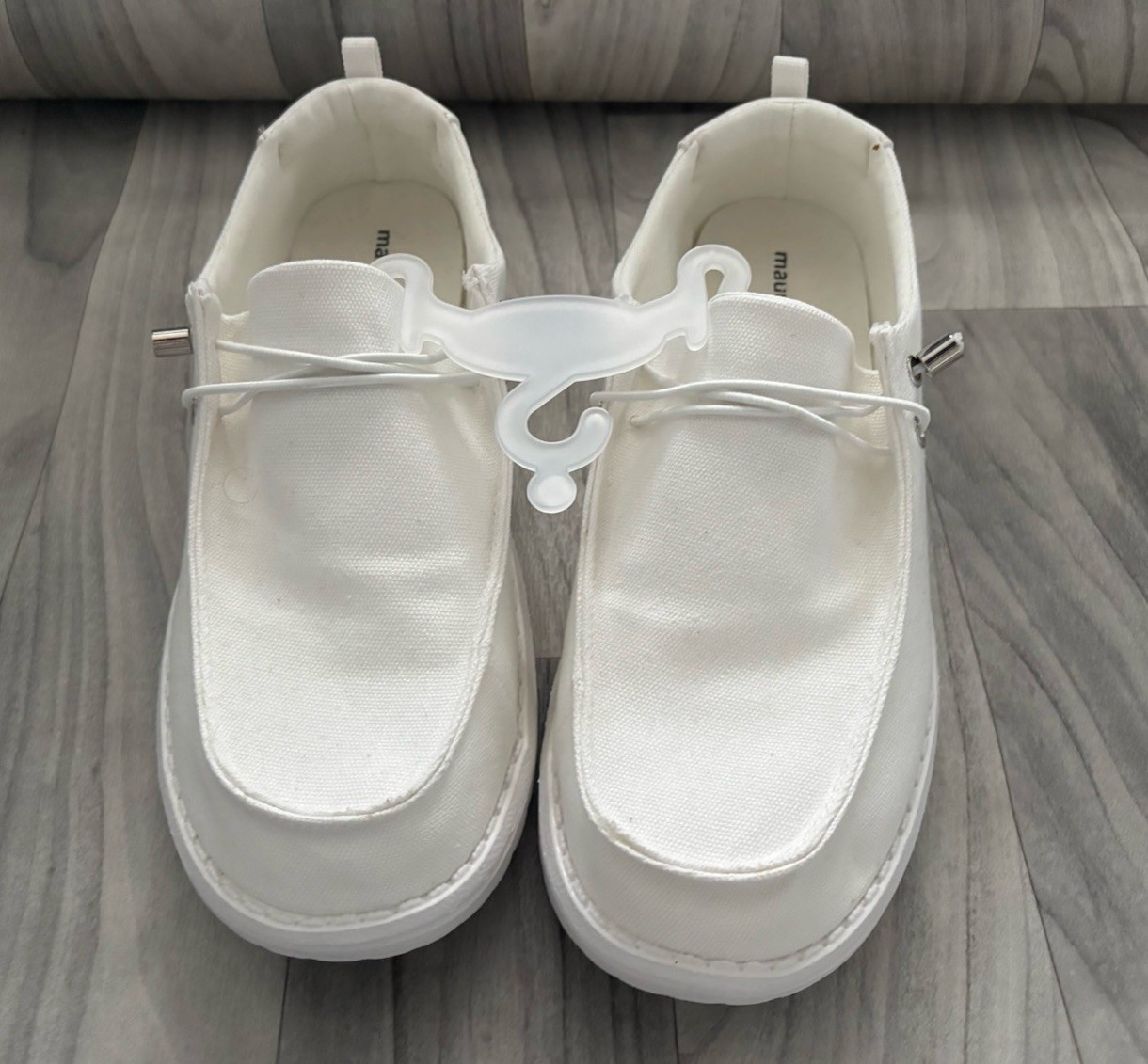 Maurices Shoes Womens 10M Sienna Casual Sneaker White Lace Up