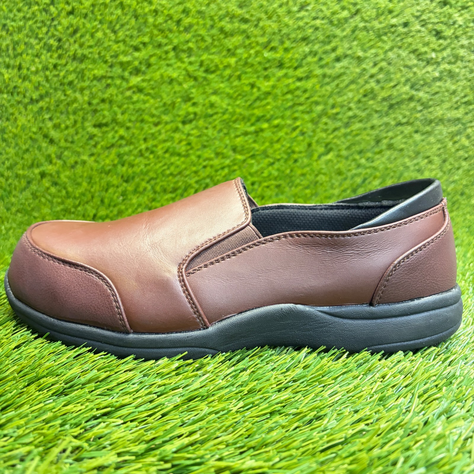 Genuine Grip Endrina Camila Women Size 9.5 Brown Composite Toe Safety Work Shoes