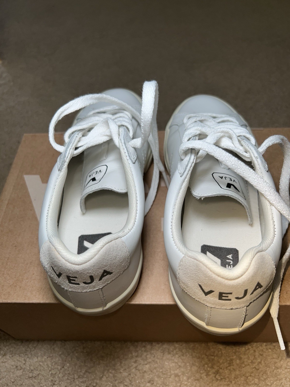 VEJA Esplar Leather Extra White Lace-Up Low Top Women’s Sneakers