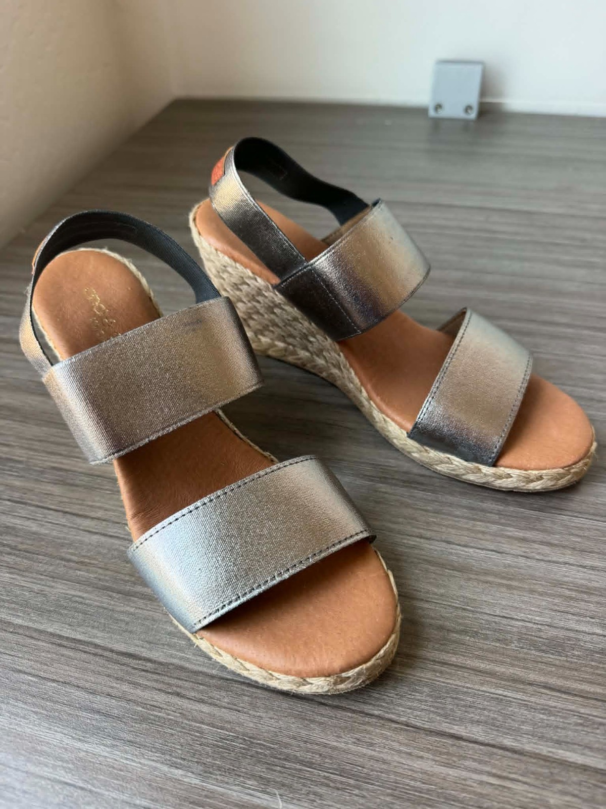 André Assous Allison Metallic Espadrille Wedge Sandals Size EU 36 US 5.5 $150