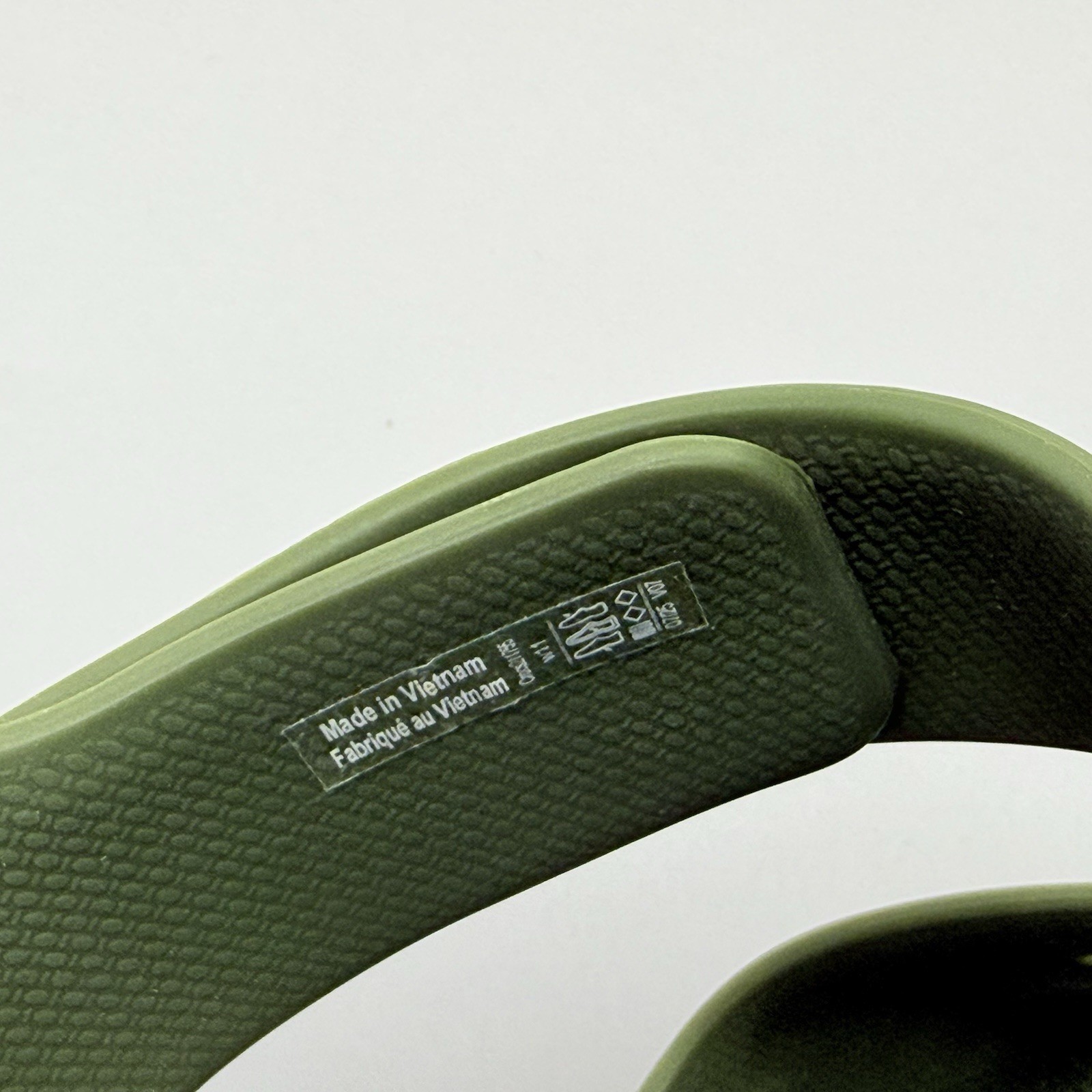 Crocs Soho Y Strap Sandal 211755 Army Green Women’s Size 11 Excellent MINT