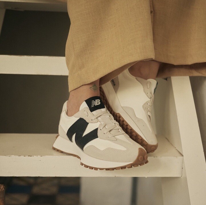 New Balance 327 White/Black/Green/Brown Sneakers Women’s Size 6W-10W