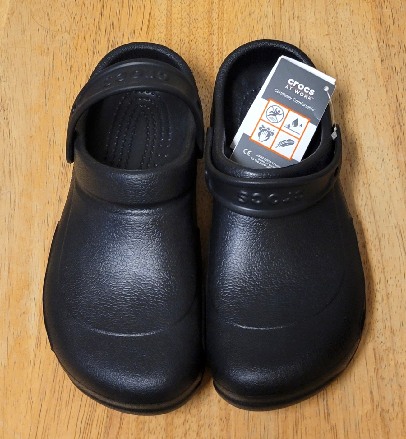 Crocs At Work Clog Waterproof Slip-On Black Shoes Men’s Size 7 Women’s Size 9
