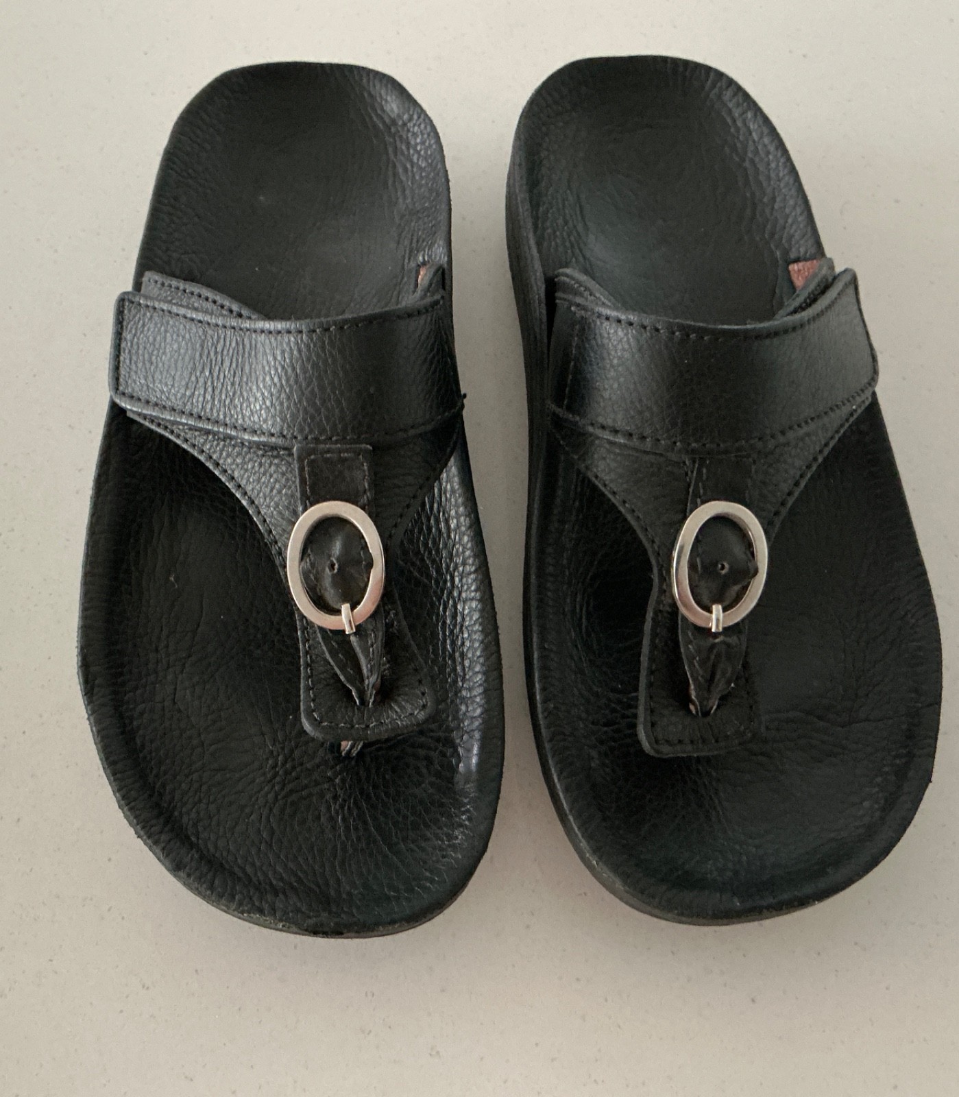 EUC WALK THE WALK BLACK LEATHER WOMENS SANDALS SIZE 9, (40), ANA TECH