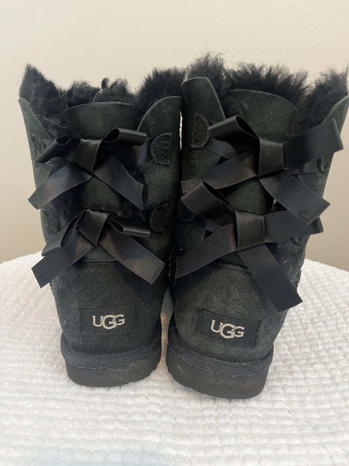 UGG Bailey Bow Black Suede Shearling Lined Mid-Calf Boots US 3