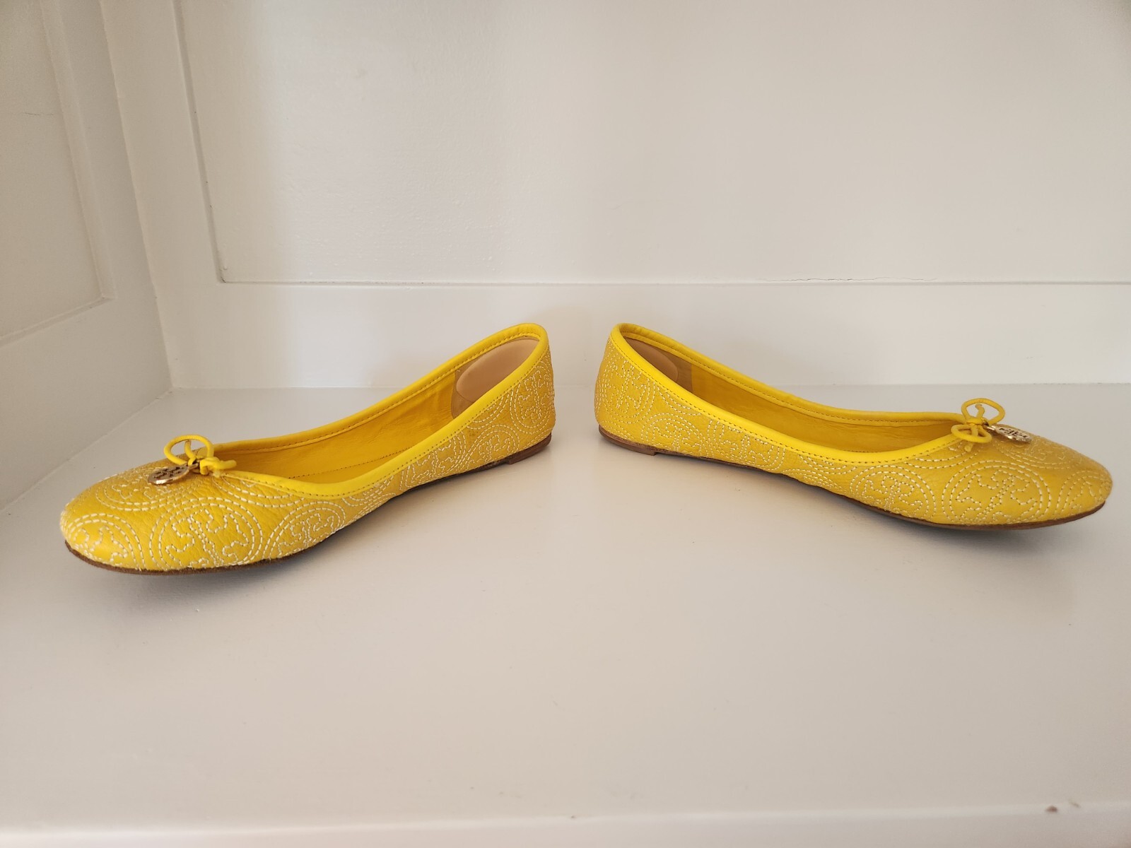 VEUC Tory Burch Womens Chelsea Yellow Stitched Ballet Flats Sz 8 M