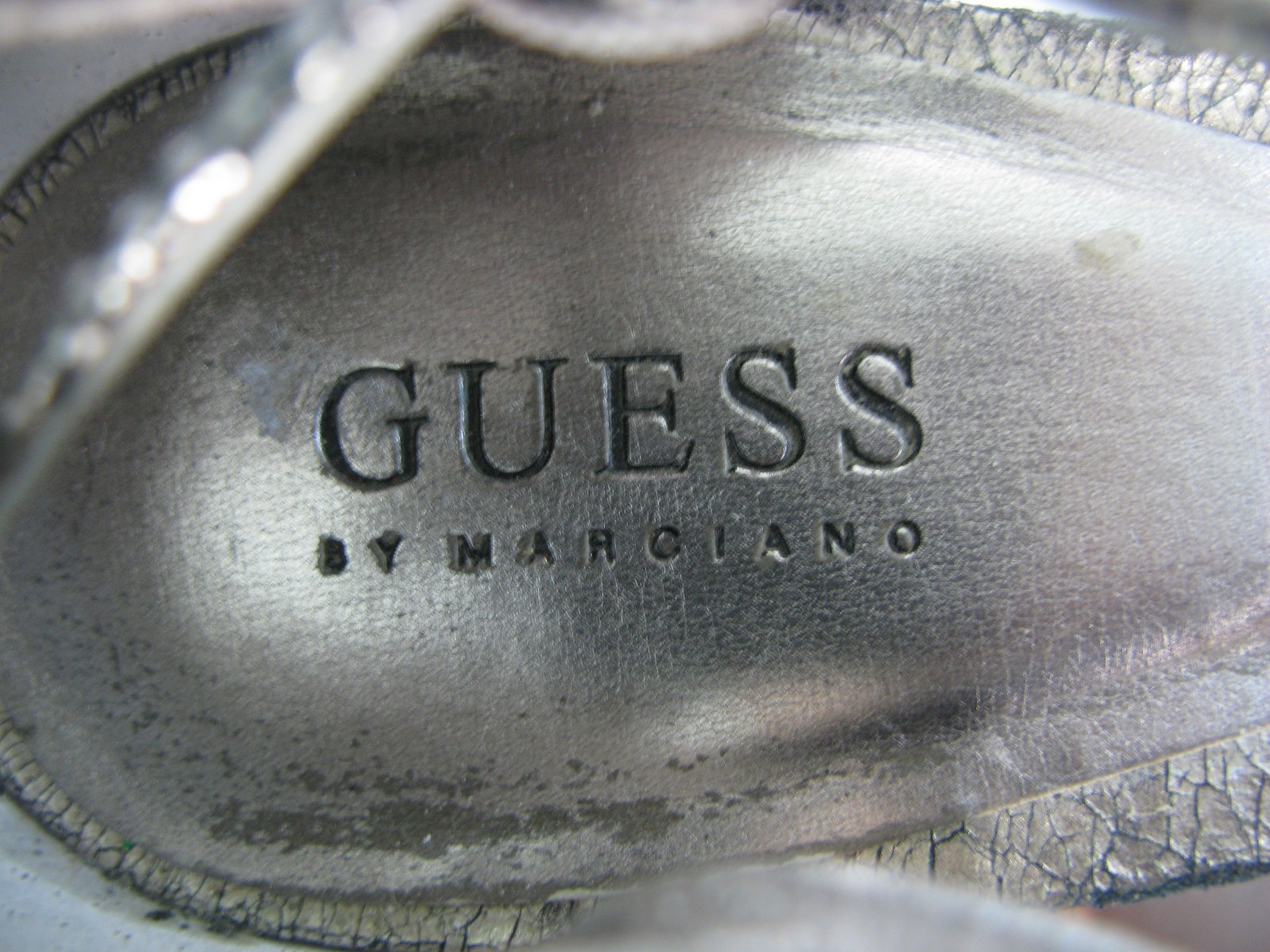 Guess Shoes 8.5 Gold Metallic Leather Platform Mai Tai Sandal Heels 8.5M Womens