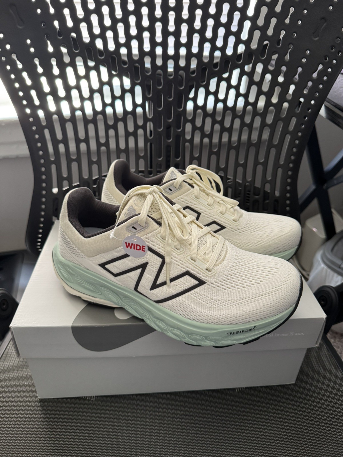 Women’s New Balance Fresh Foam X 860v14 – 8.5D- Sea Salt/Angora/Clay Ash NO box!