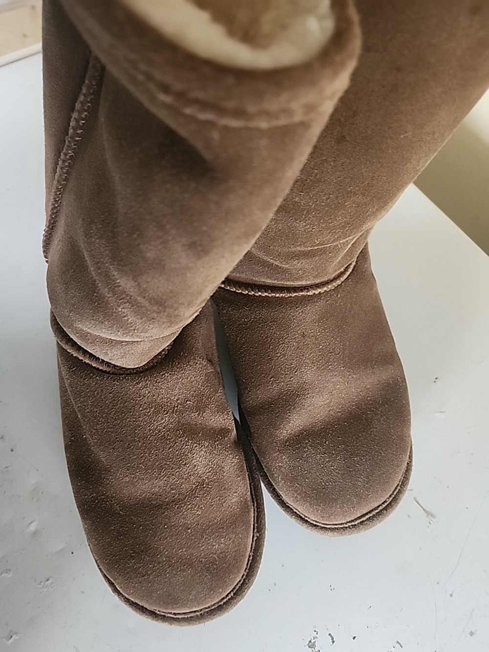 BEARPAW 608 W Emma Short Hickory Womens Casual Boots Size 6 Brown