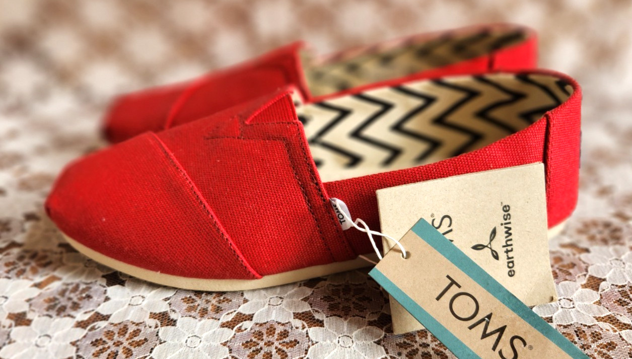 TOMS SHOES, Red Recycled Canvas Alpargata, Women’s 6.5 , NEW with TAGS