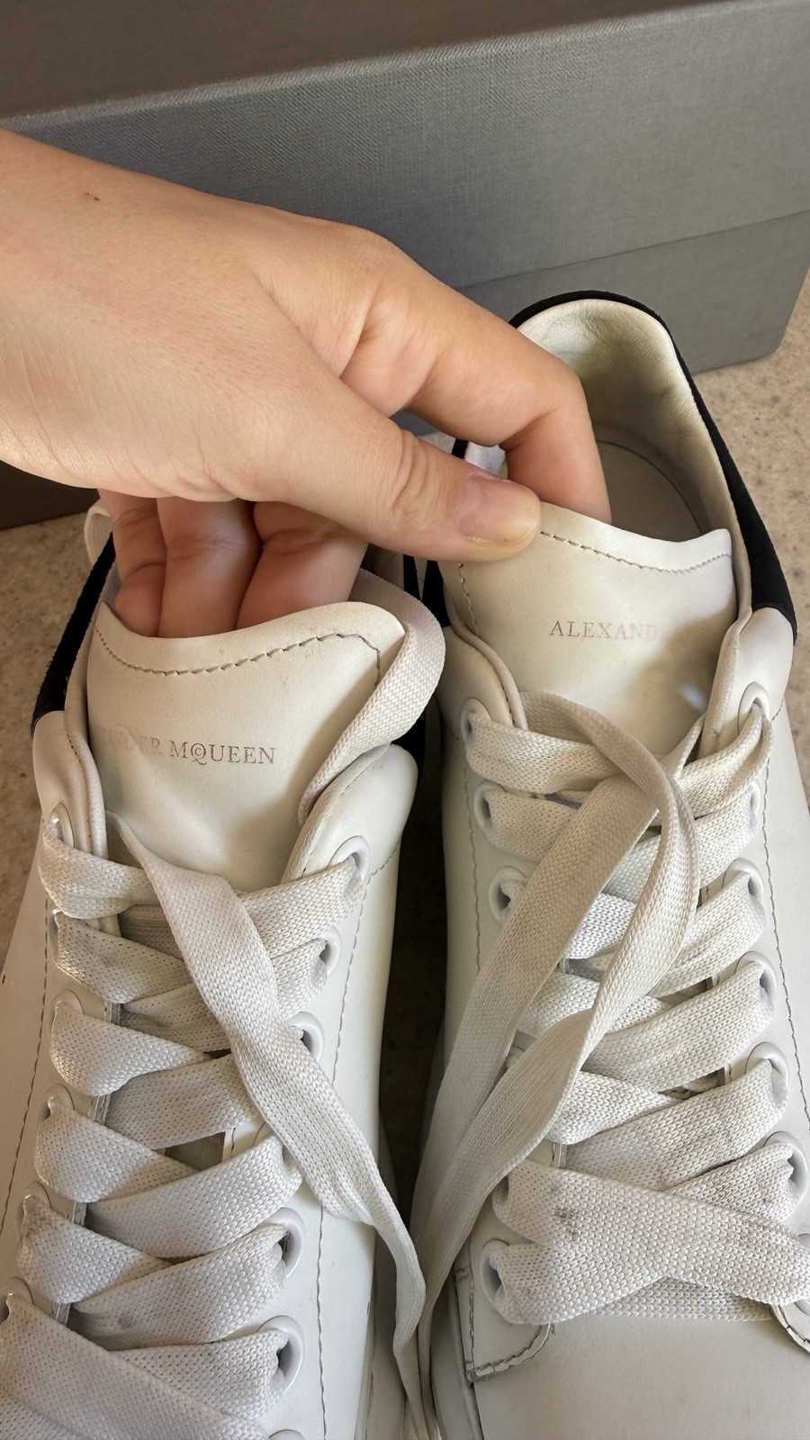 Alexander McQueen Larry White/Black Leather Lace-Up Sneakers Logo US 8