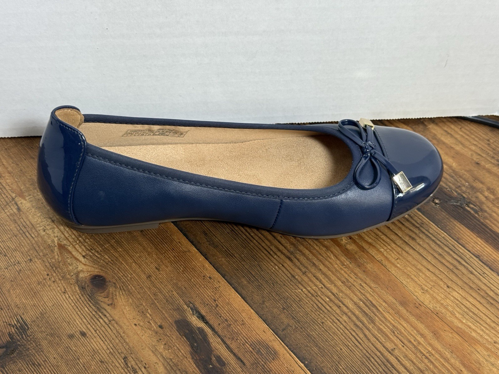 Vionic Minna Ballet Flat Size 7N (W)Blue Leather Slip On Shoe Cap Toe Bow NIB (H