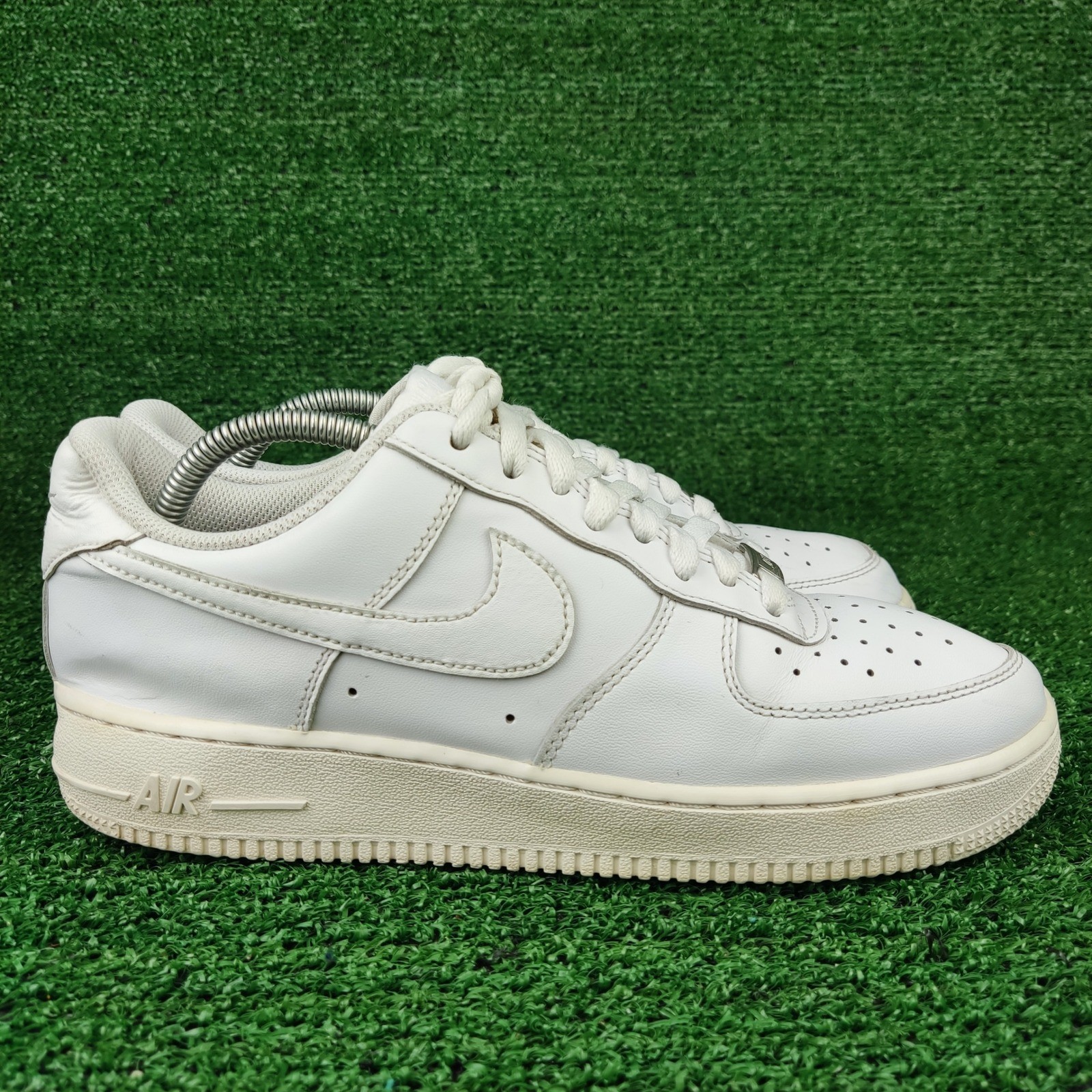 Nike Sneakers Women 10 White Air Force 1 07 Low Top DD8959-100 Leather Athletic