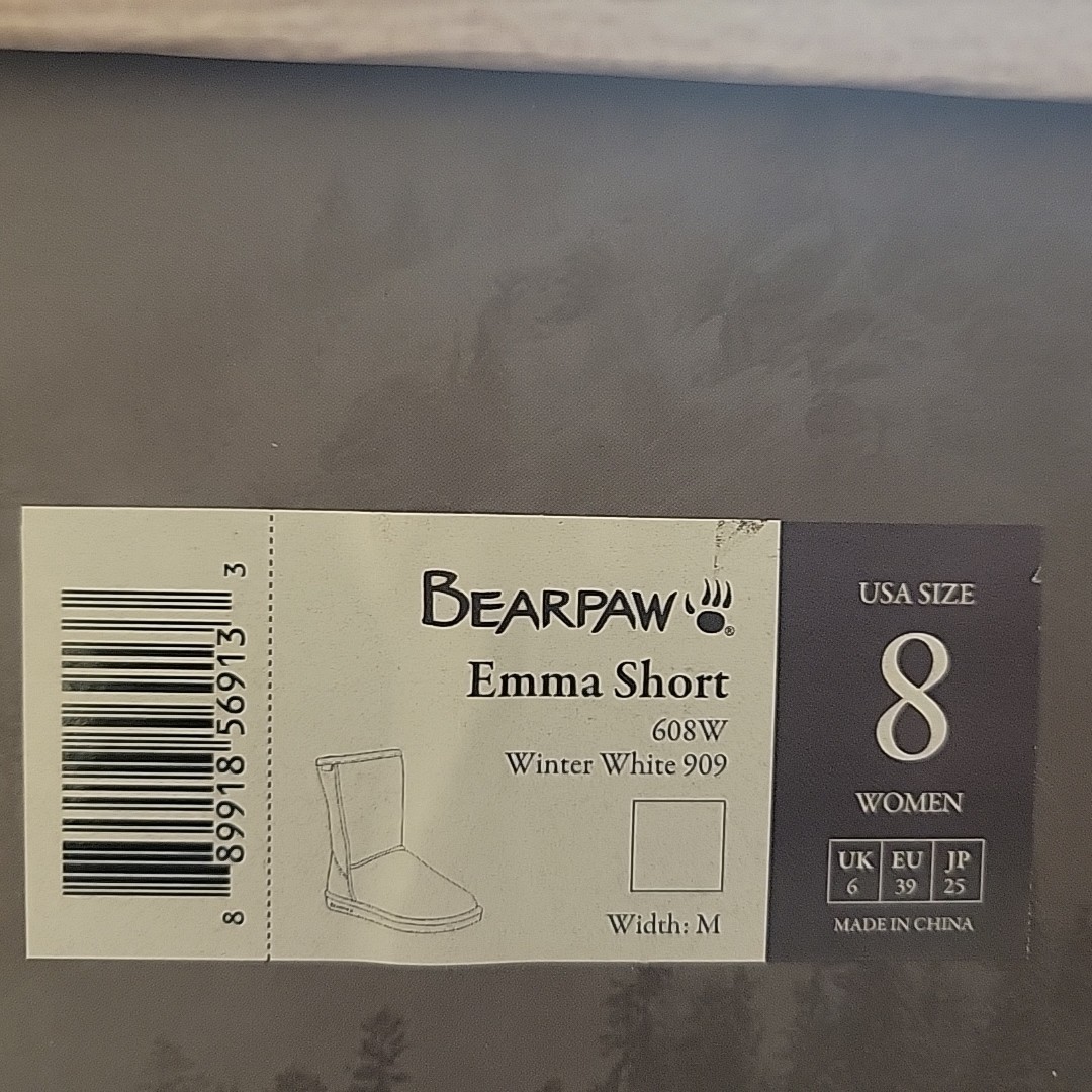 Bearpaw Emma Short 608W Womens Winter White Suede Sheepskin Winter Boots Size 8