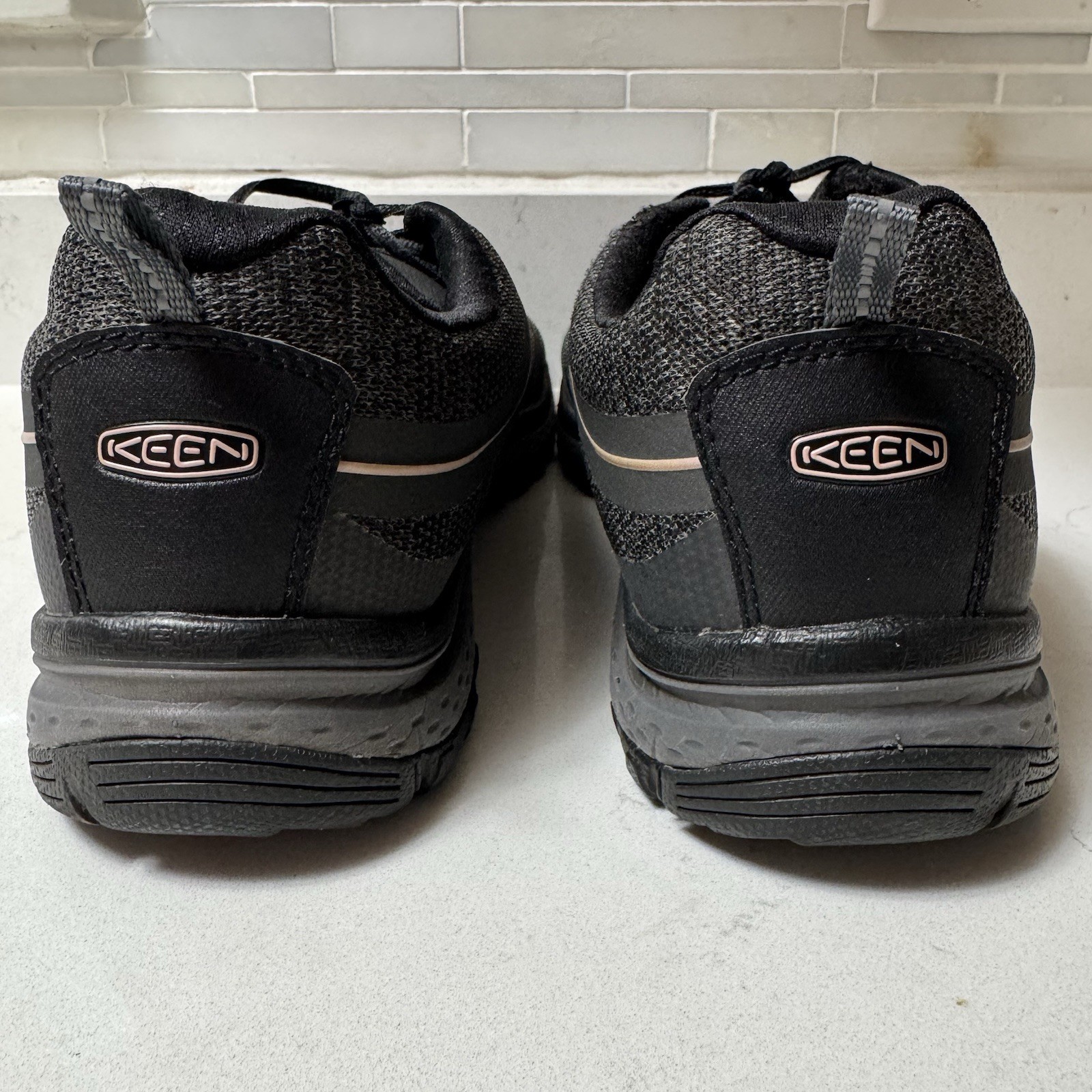 KEEN Dry Terradora Low Black Waterproof Hiking Trail Shoe Sz 10.5 WORN ONCE!