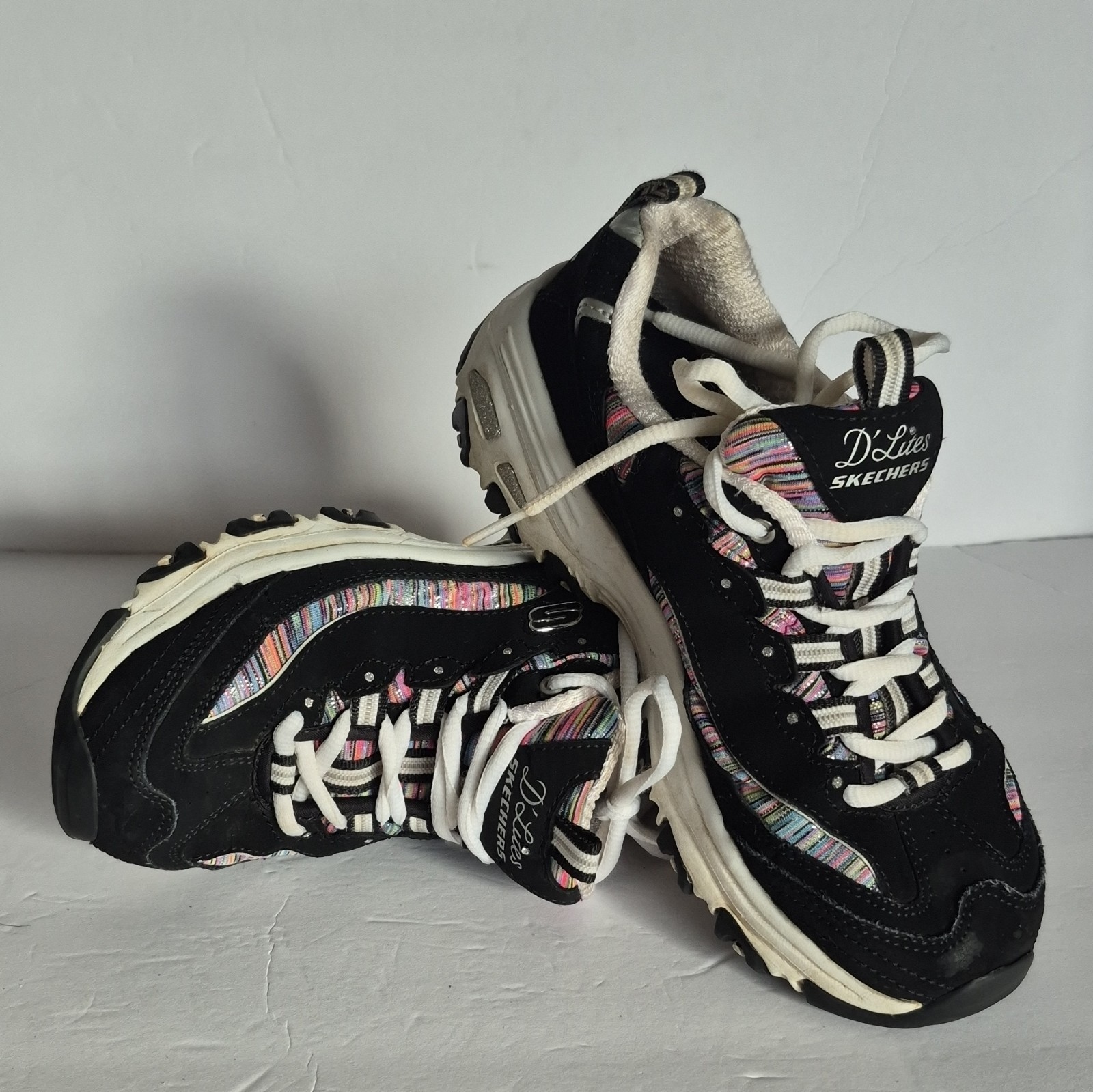 SKECHERS D’Lites Women’s Low Top Sneaker Black/Multicolor Striped Lace-Up