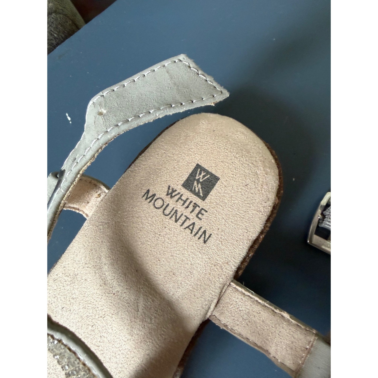 White Mountain Parana Gray Rhinestone T-Strap Sandals Womens Size 7M W29218