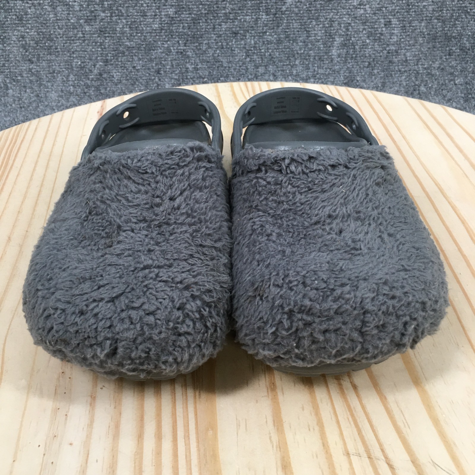 Crocs Shoes Mens 4 Womens 6 Classic Fuzz Mania Clog Gray Faux Fur Comfort Logo
