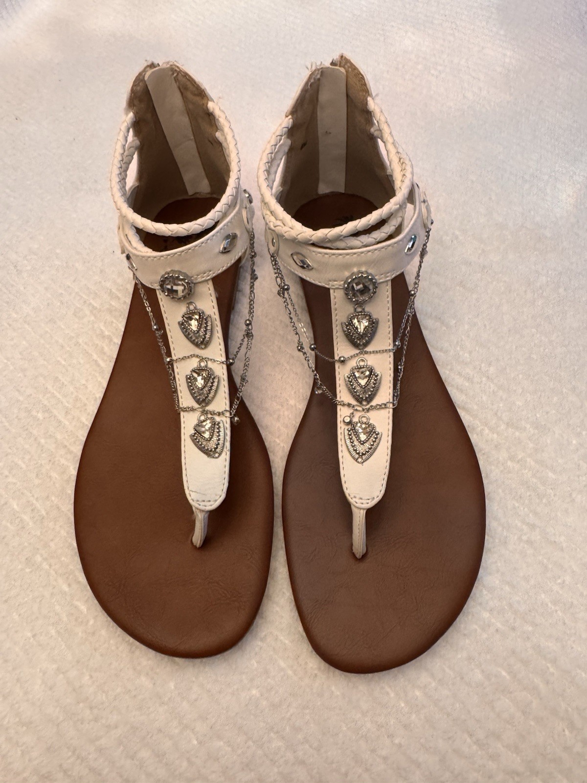 New Jelly POP Elvie White Boho Gladiator Sandals Heart Concho Chain Studded 8M