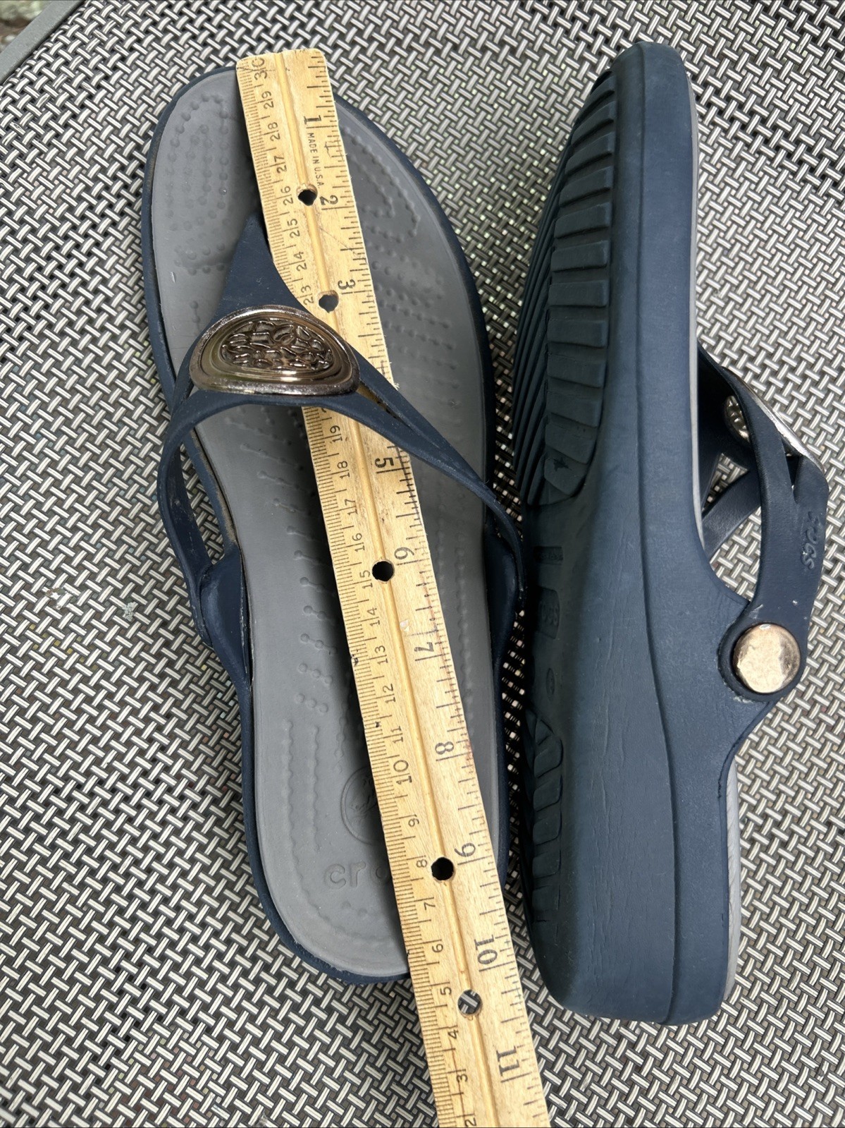 Crocs Sanrah Circle Wedge Flip Sandal Women’s Size 8 Navy Blue/Graphite