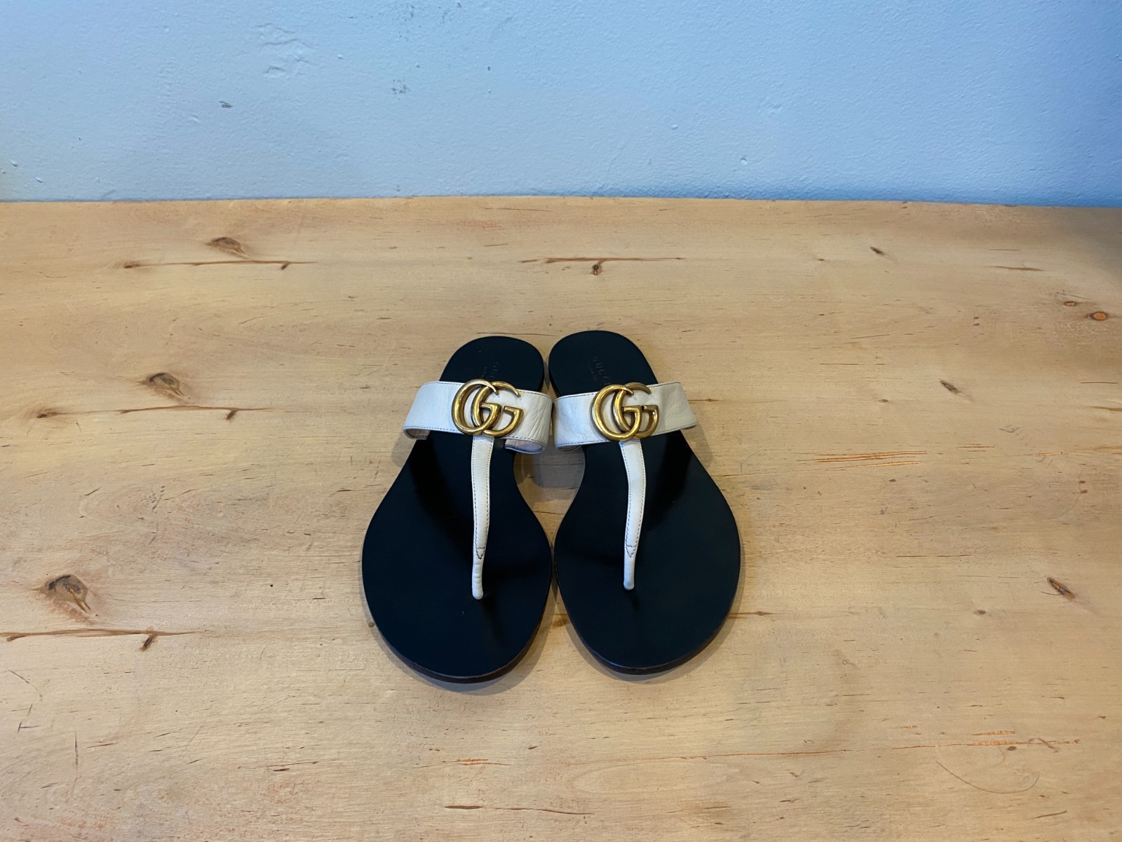 Gucci GG Marmont Thong Sandal , Gold / Black , White Leather , Sz UK 40 / US 10