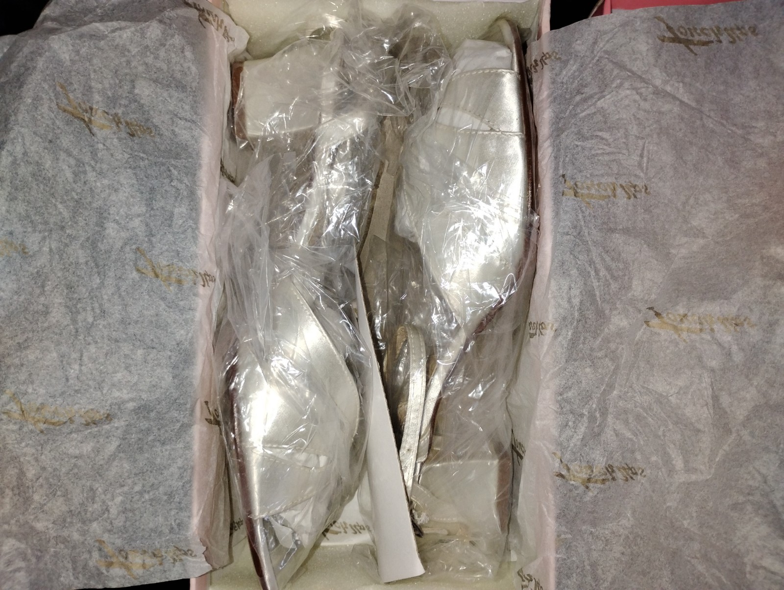 White Shoes. Size 10 1/2 W