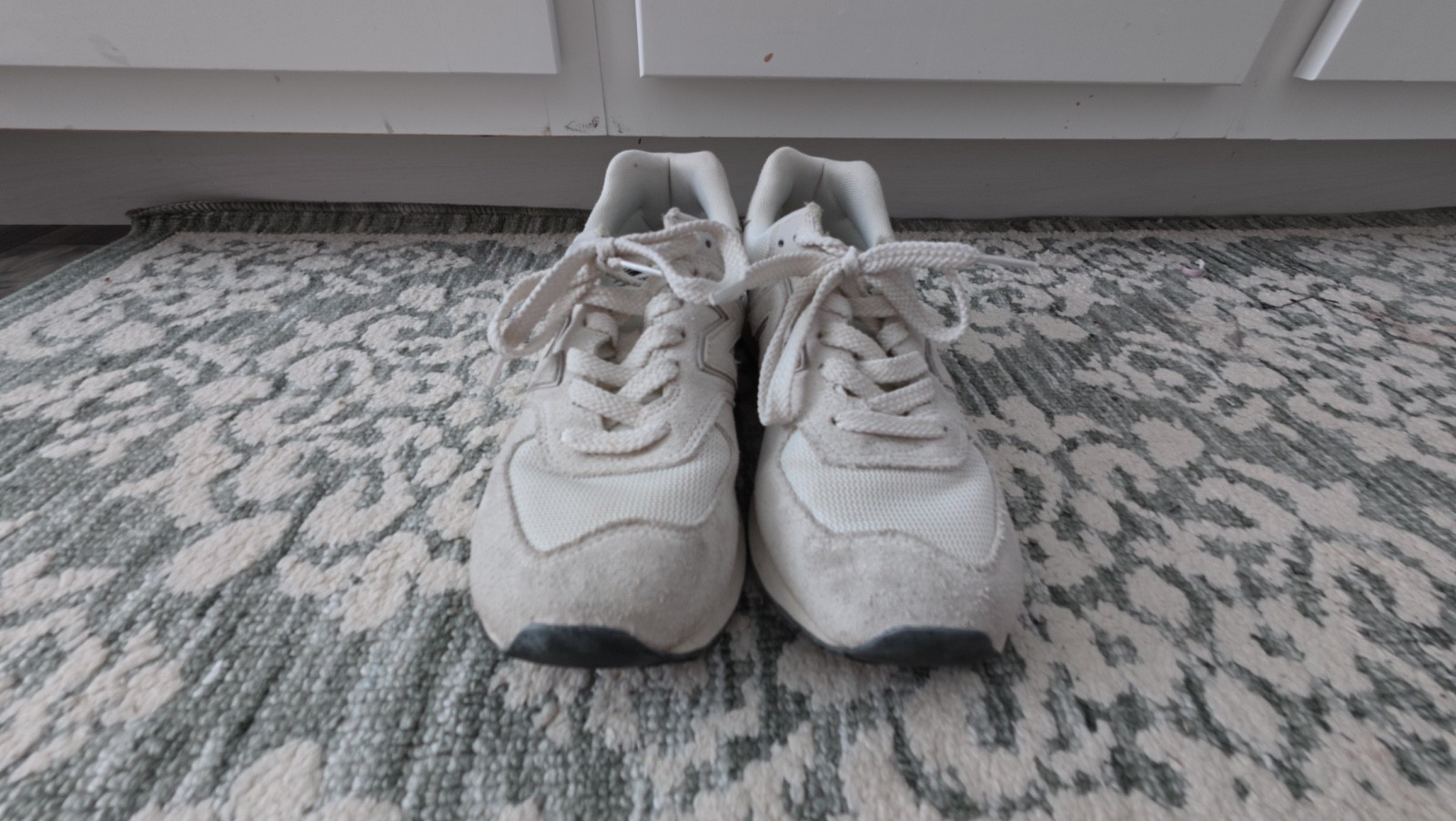New Balance Womens Shoes 8.5 Cream Color