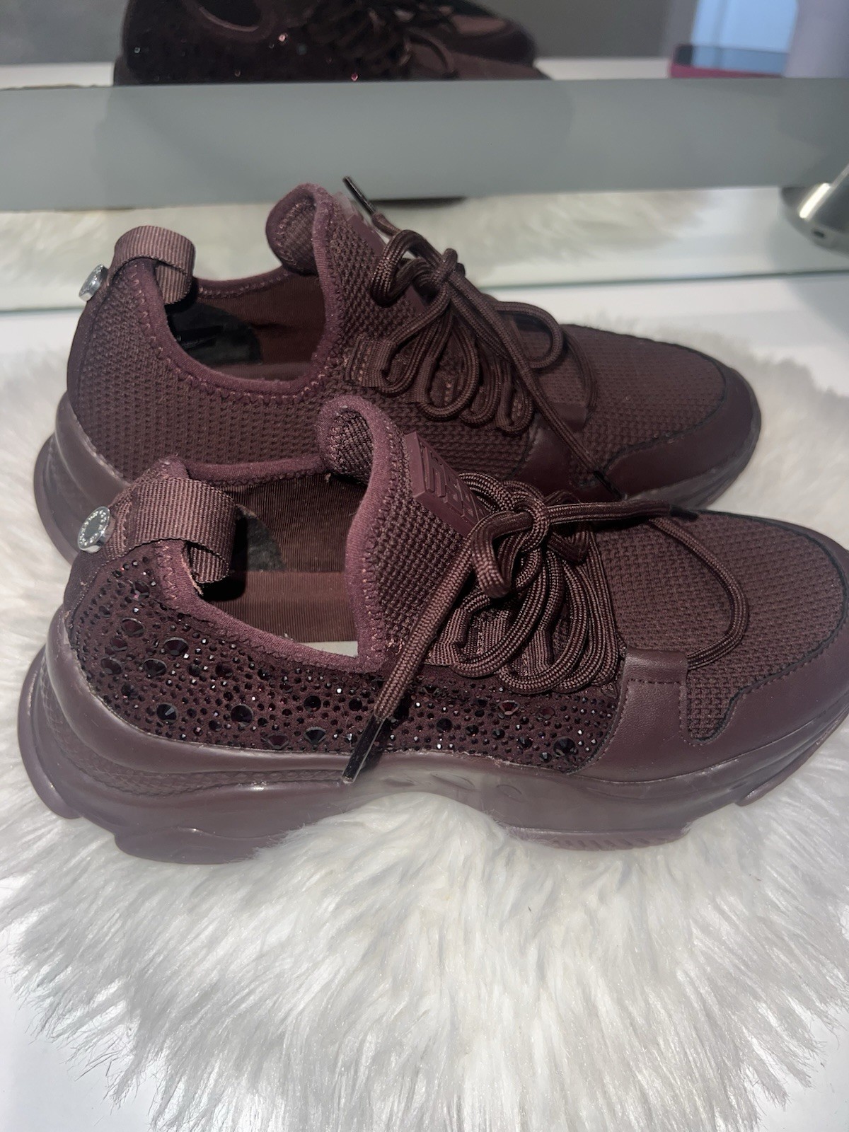 Steve Madden SM NY 90 Women’s Burgundy Knit Lace-Up Low Top Sneakers Rhinestone