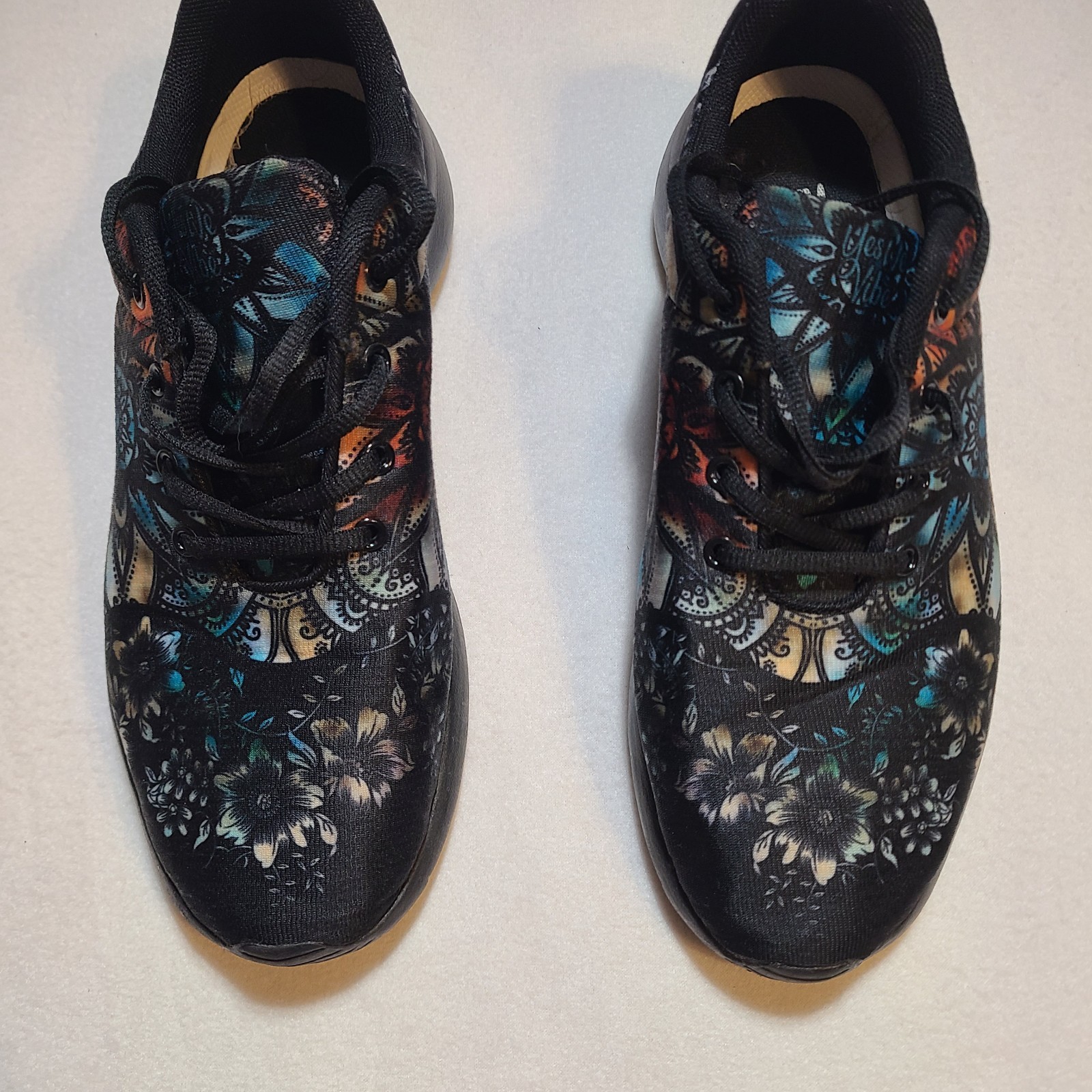 UniSex Flowered Yes We Vibe Sneakers Size 8.5Men/10 Women’s Multicolor