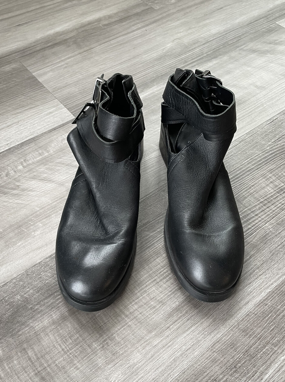 ZARA Leather Ankle Boots Buckles Booties Size 39 or US 8 See Description