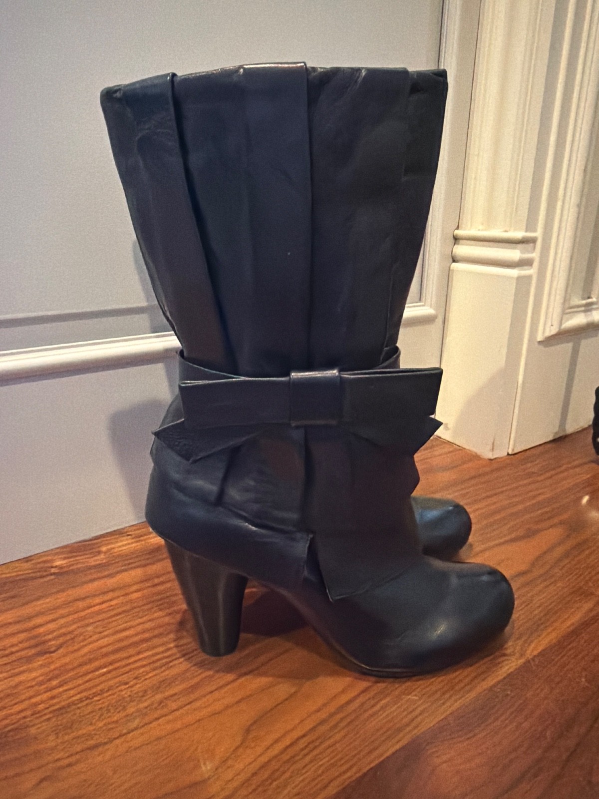 BNIB -CHIE MIHARA LEATHER MID CALF BOOTS IN BLACK PLEATED BOW ACCENT size 39