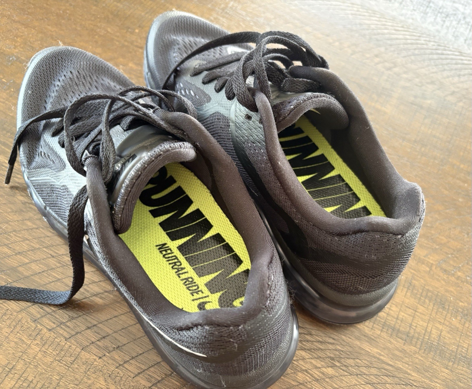 Nike Air Max 2014 Triple Black Running Shoes 621078-007 Womens Size 8 EUC