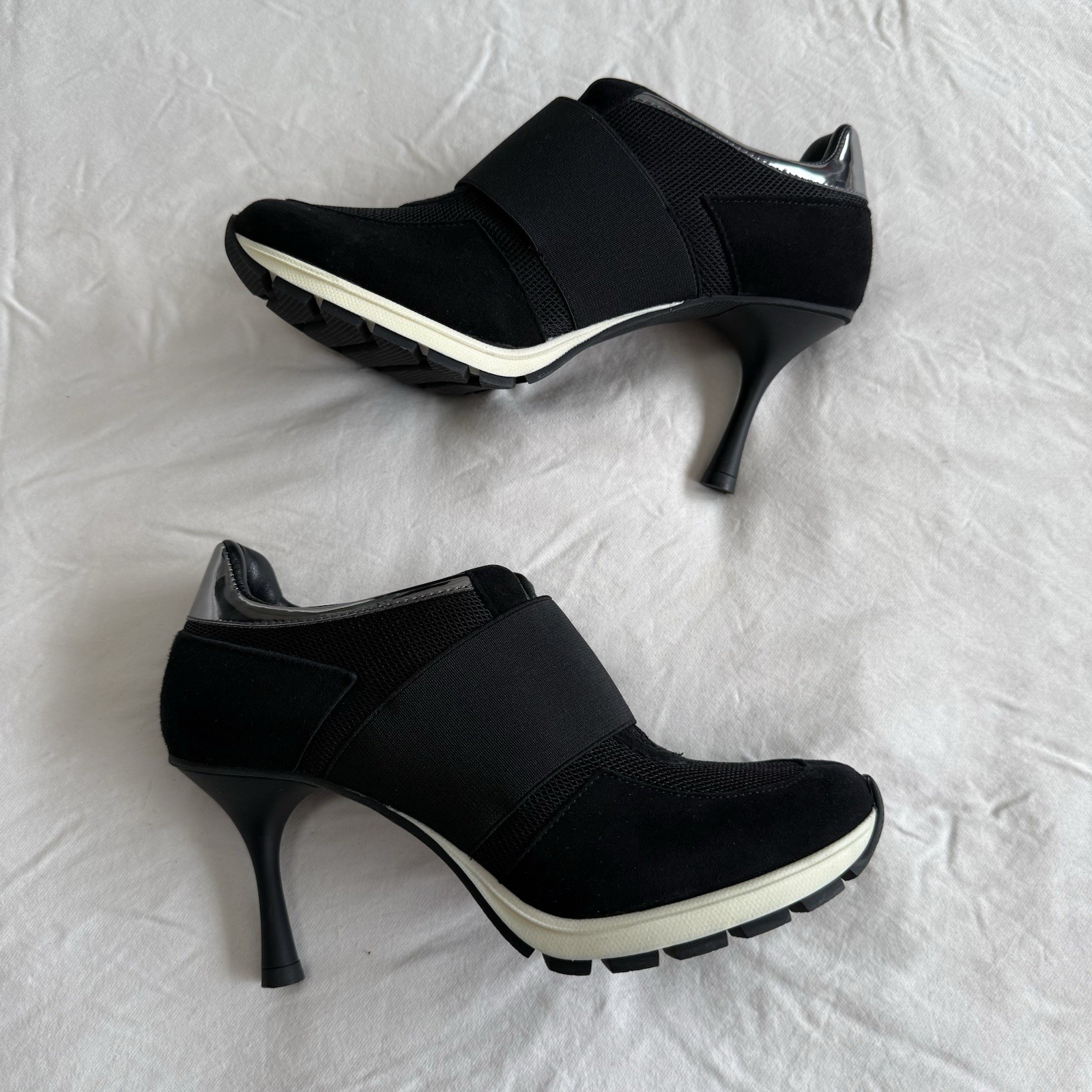 NWOB Sneex The Icon Silver Metallic Black Sneaker Heels Size 6 – $395 Retail