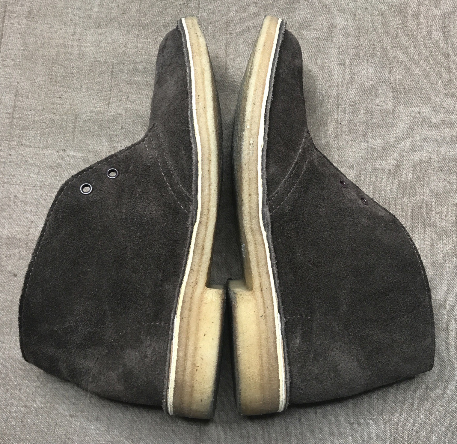 *See Description Clarks Originals Desert Boots Women’s Brown Suede Chukka 6.5M