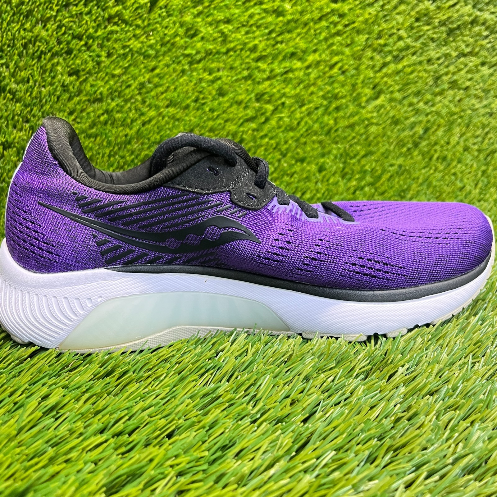 Saucony Guide 14 Womens Size 7.5 Purple White Athletic Running Shoes Sneakers