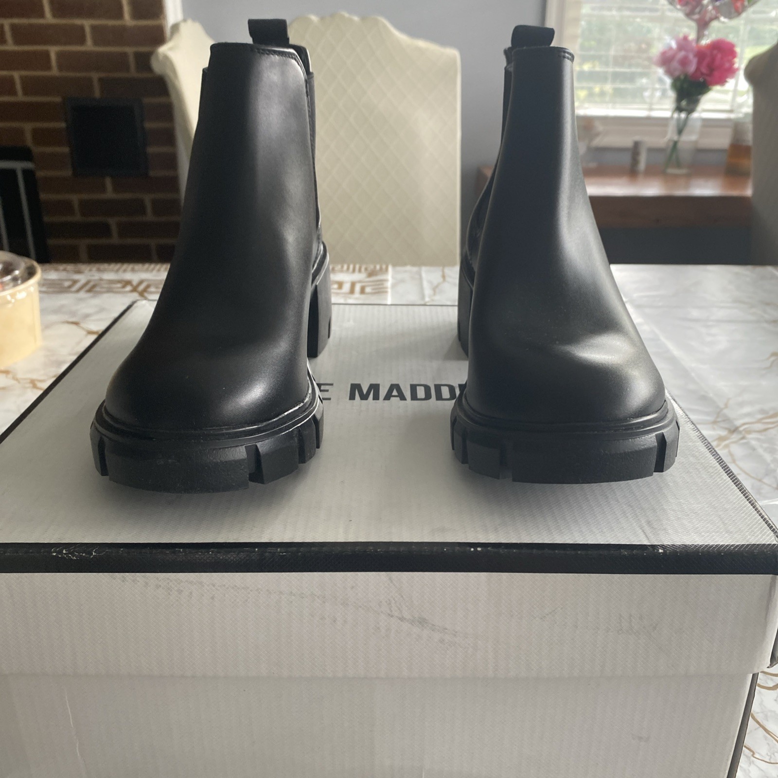 Steve Madden HUTCHH20 Chelsea Lug Ankle Boots Black – Women’s 7 in half