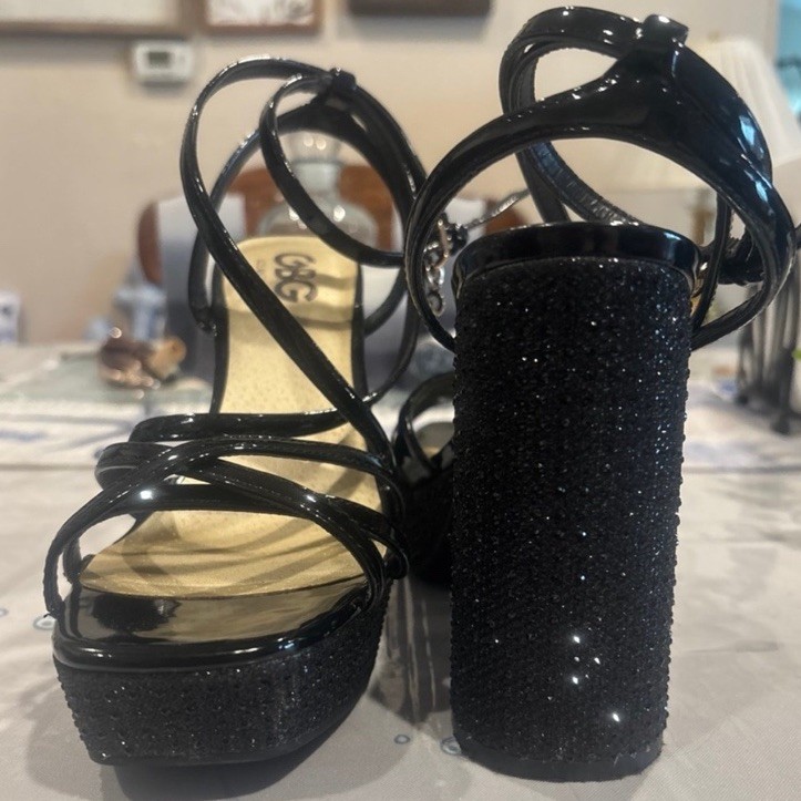 GBG Los Angeles Women’s Black Glitter Strappy Platform Ankle Strap Sandals 7