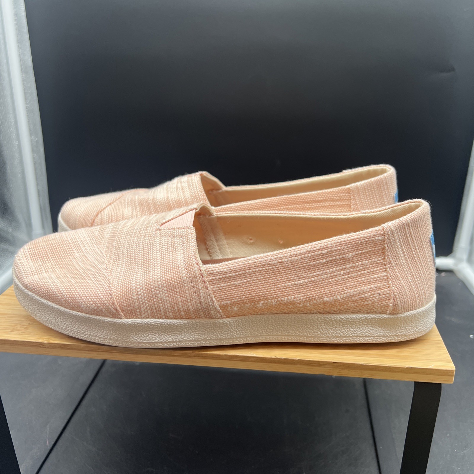 TOMS Slip On Flat Shoes Comfort Casual Travel Peach Blush Canvas Women’s 9.5