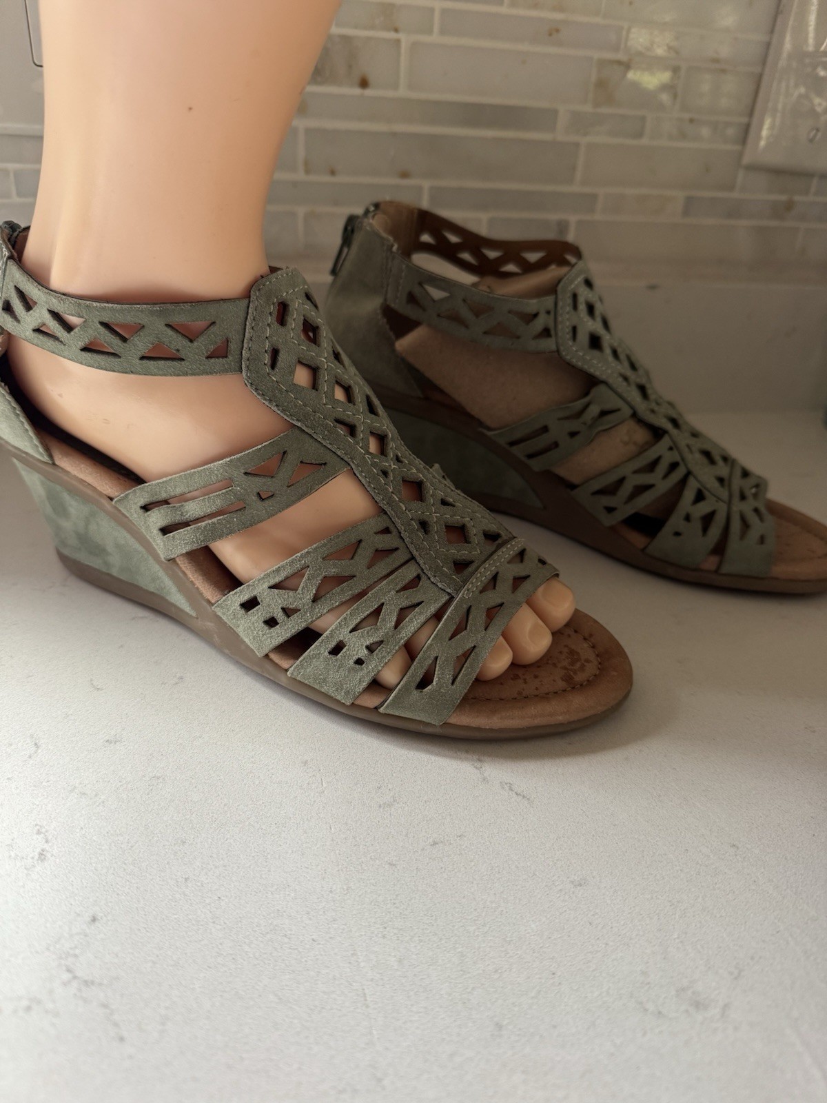Earth – Petal w/Cut-outs Sage Color Suede Leather Wedge Sandals Sz 8 WORN ONCE!