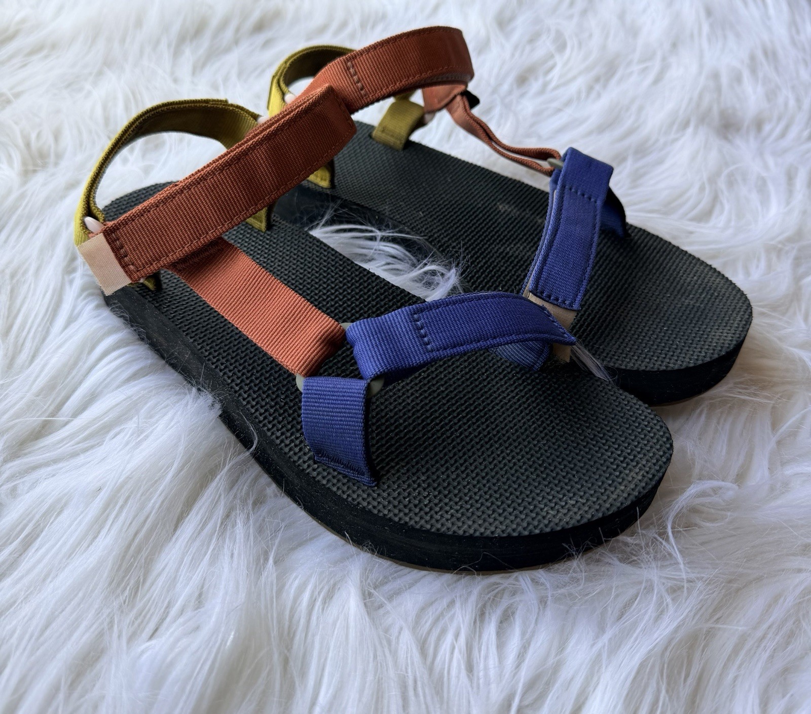 Teva Women’s 9 Midform Universal Multi-Color Strappy Sandals Outdoor Beach