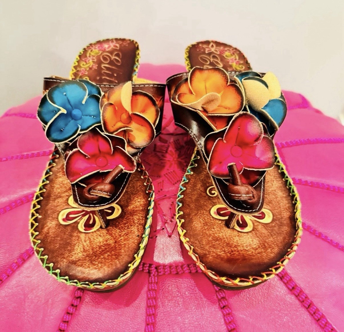 Elite By Corkys Size 7 Women’s Leather Flower Sandals. NWOB
