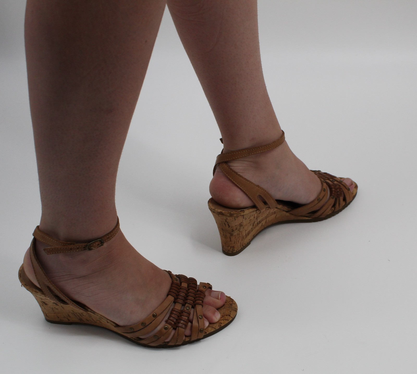 VINTAGE 1970s Strappy Beaded Leather Sandals Cork Wedge Heel Sz 8.5W BOHO EARTHY