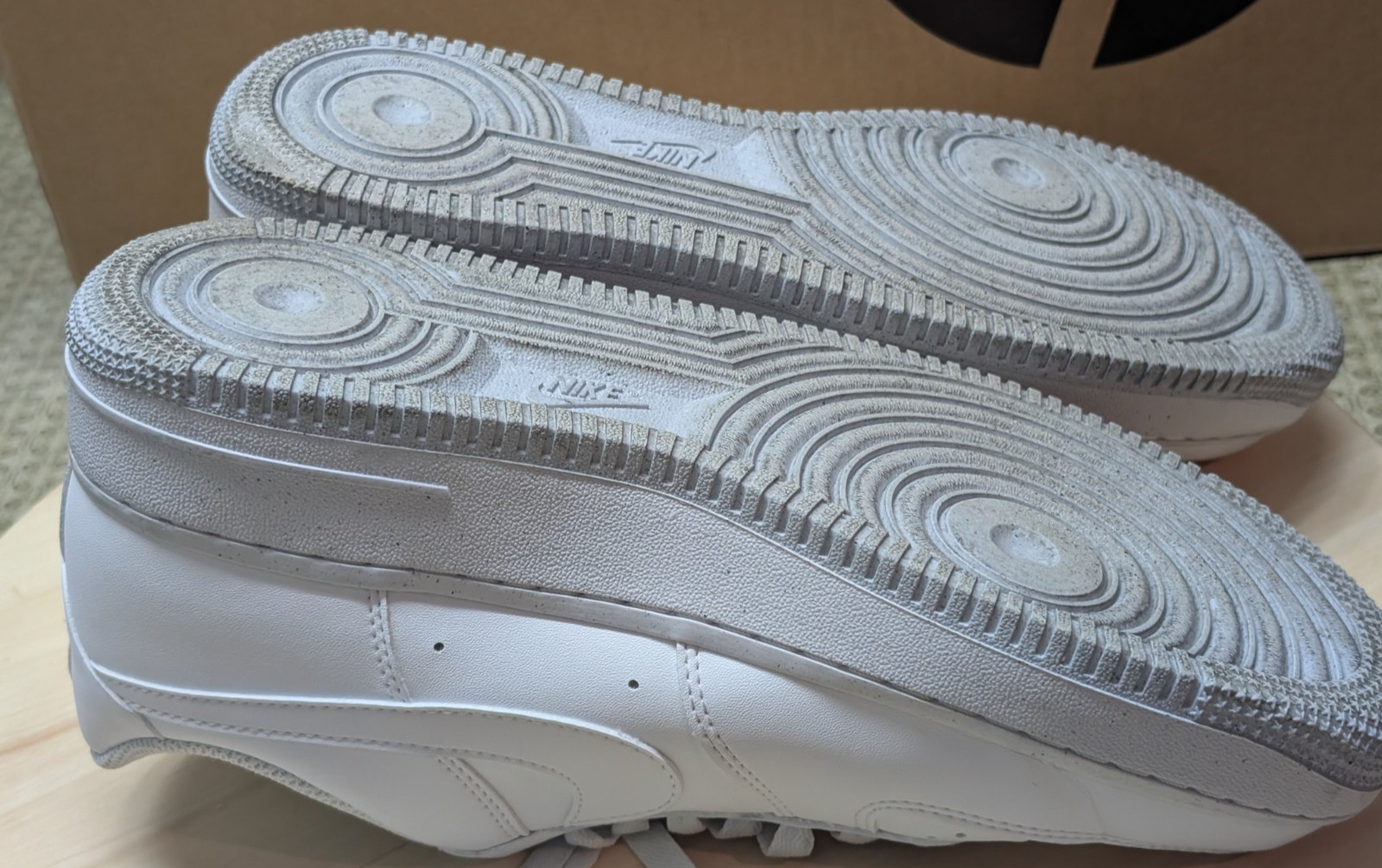 Nike Women’s Air Force 1 Low Next Nature DC9486-101 White Metallic Grey – Sz 9