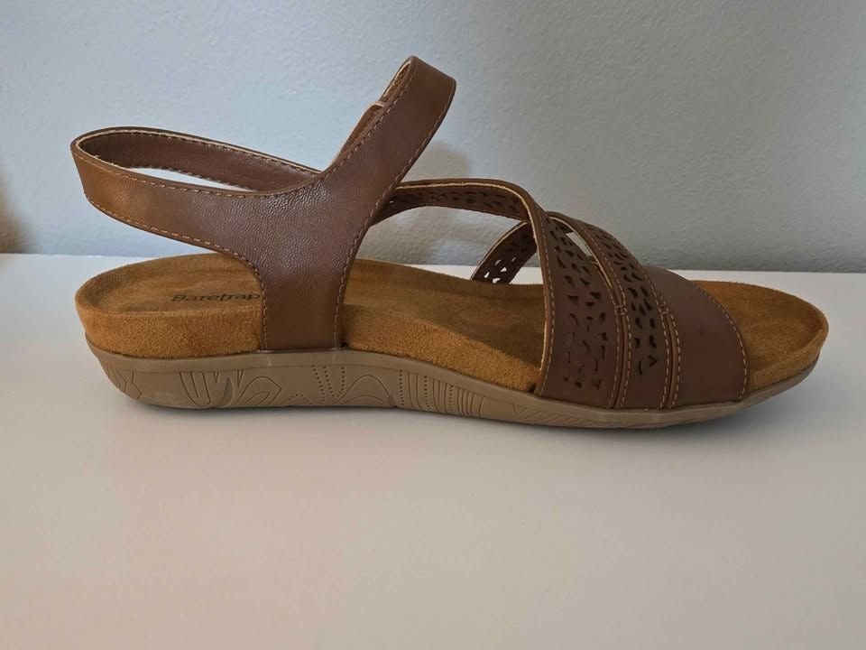 NEW!!! Women’s Baretraps Jinna SandalsSize 6.5