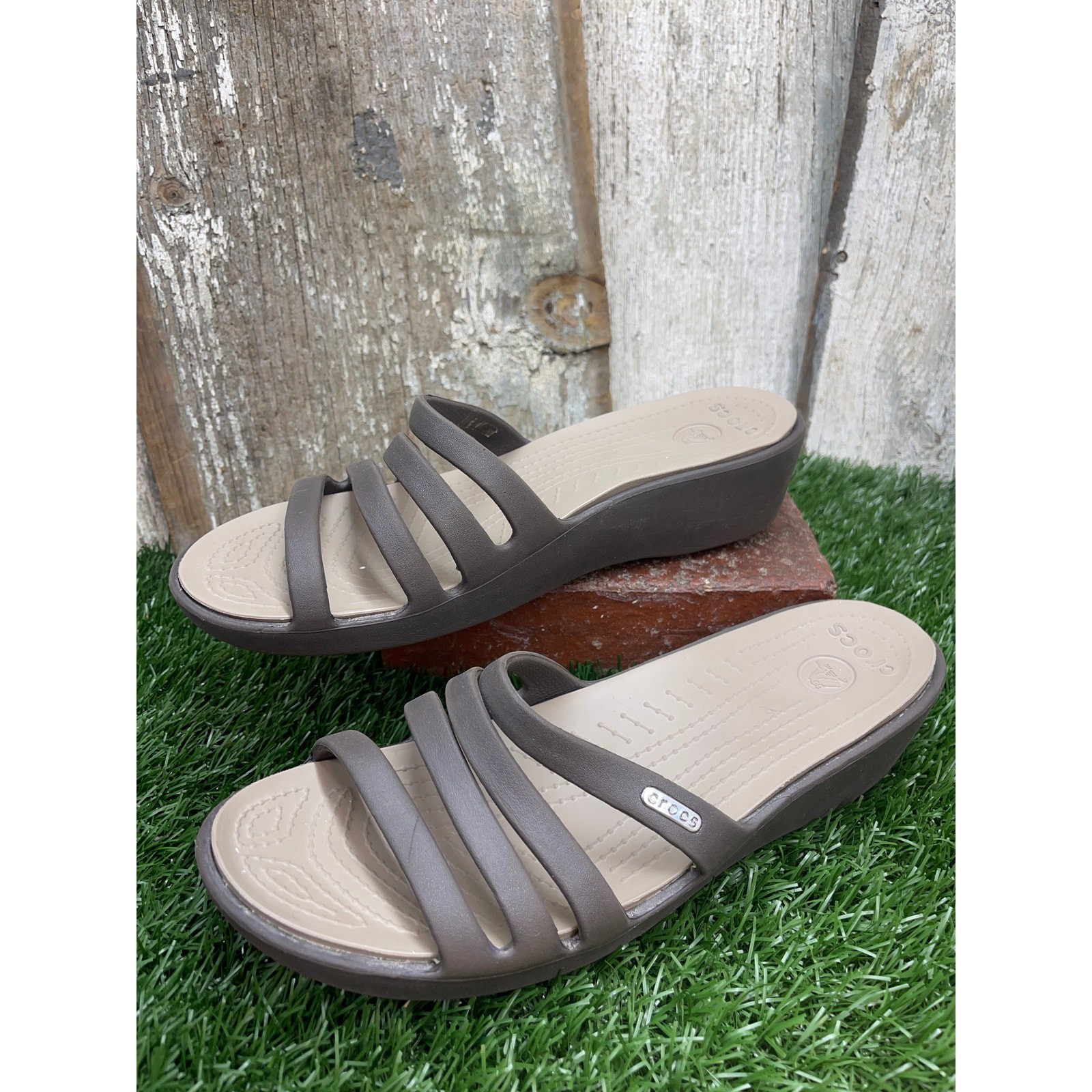 Crocs Rhonda Wedge Sandal Brown Taupe Women’s 10